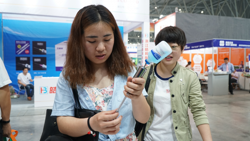 说明: 18号畜博会素材备份【勿删】/canon%20照片/IMG_9452.JPG